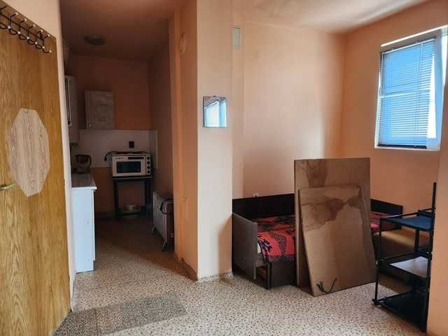 Дава се под наем Едностаен апартамент в Търговище, Център - 35 кв.м за 127.5 € - Снимка #2