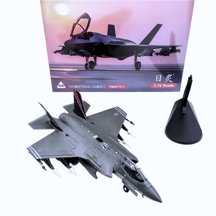 Macheta avion metalica F-35I Lightning II scara 1:72 22cm