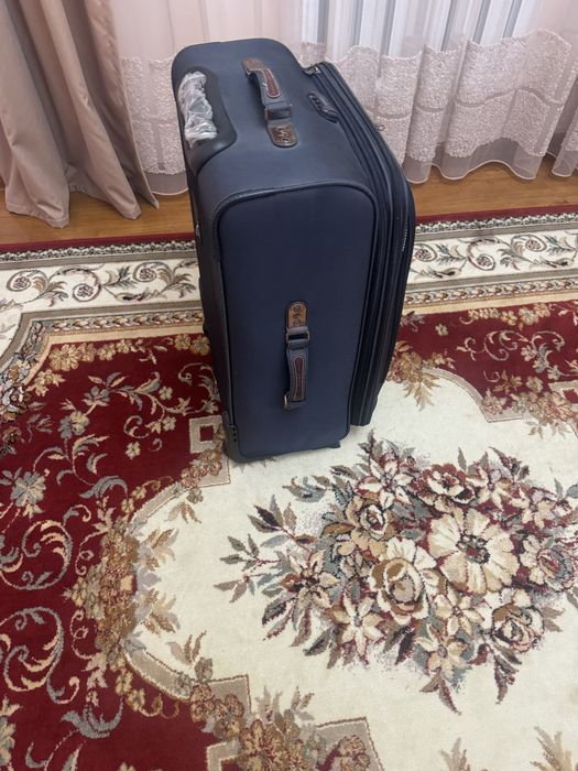 Продается новый чемодан размер L,