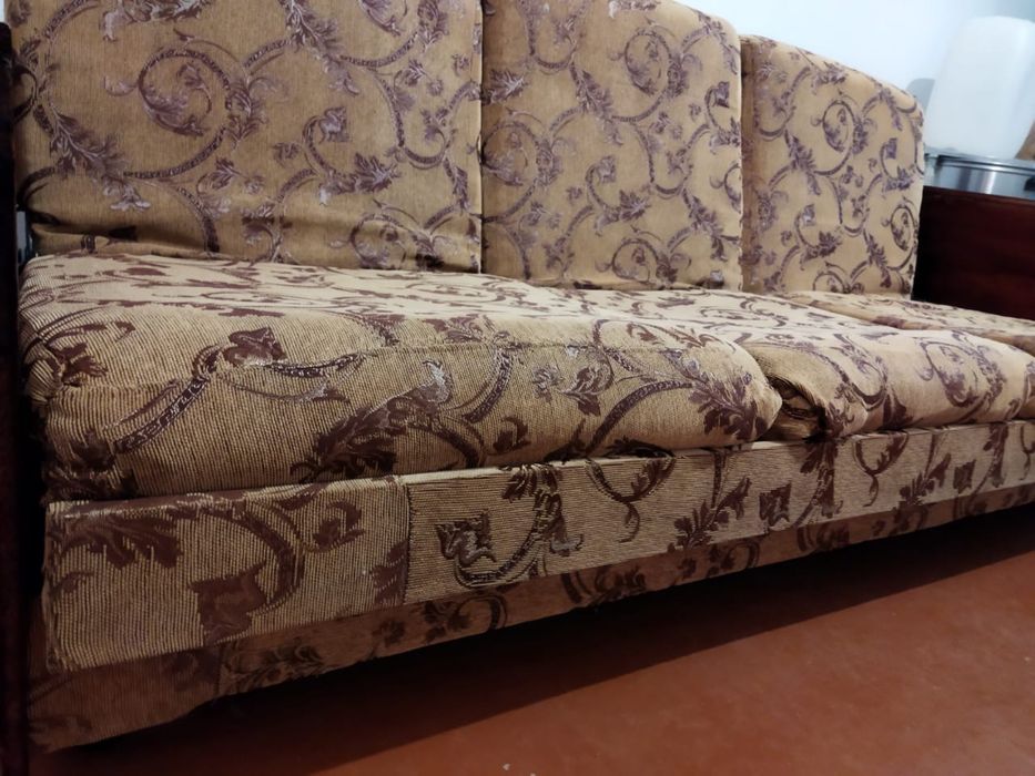 Продается Б/У диван , недорого