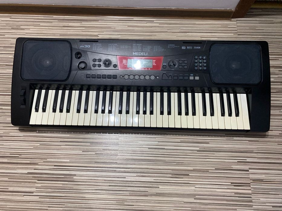Orga Medeli  m30