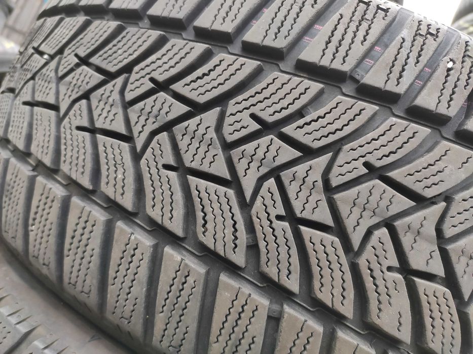 2бр Зимни гуми 215 55 17 - Dunlop - DOT 2023