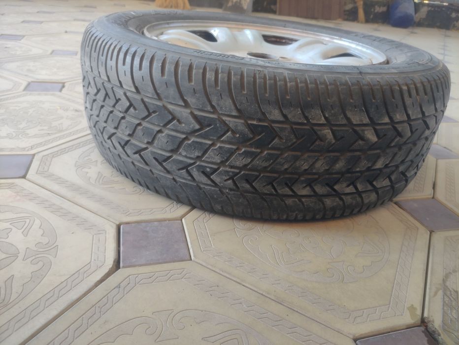 215/60 R16 с диском на запаску.