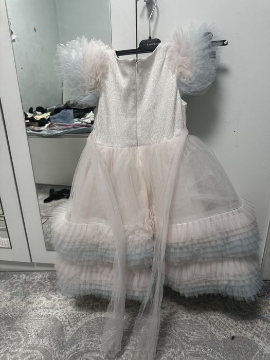 Продам платье для девочки