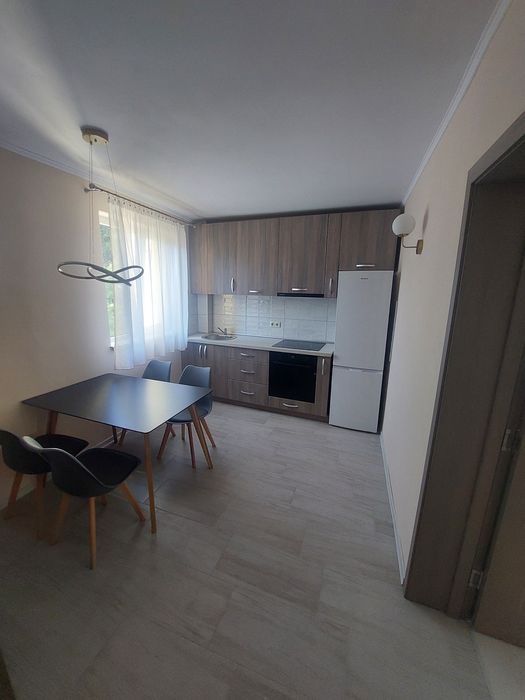 Chirie apartament .