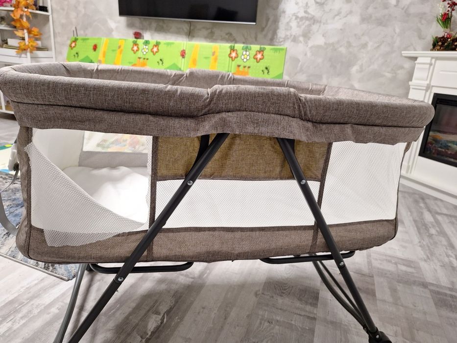 Pătuț pentru bebeluși cu upgrade de părinte atent