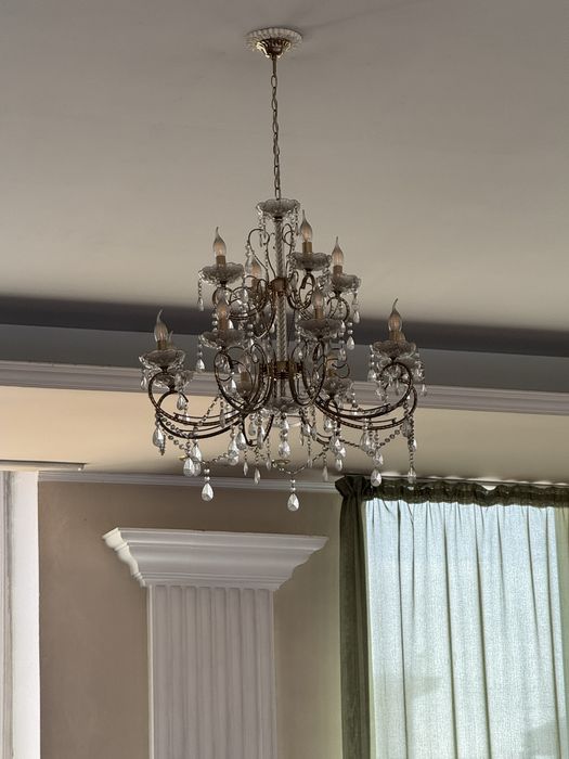 Продается люстра с хрустальными подвесами б/у