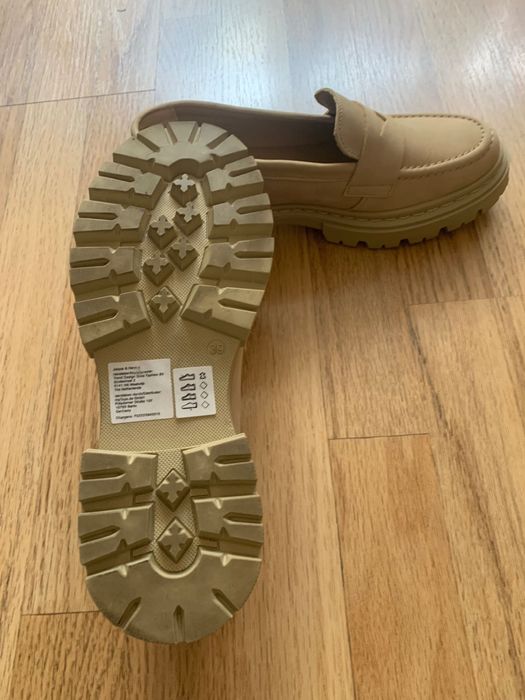 Дамски бежови лоуфъри размер 39