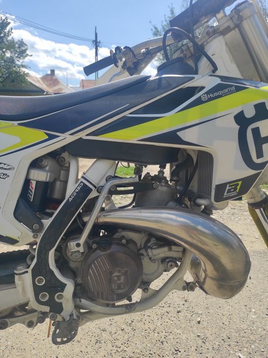 Vând Husqvarna 250