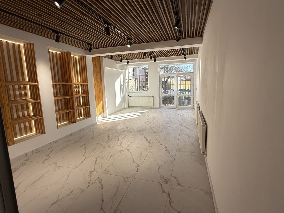 Spatu comercial sos andronache stradal pe doua strazi