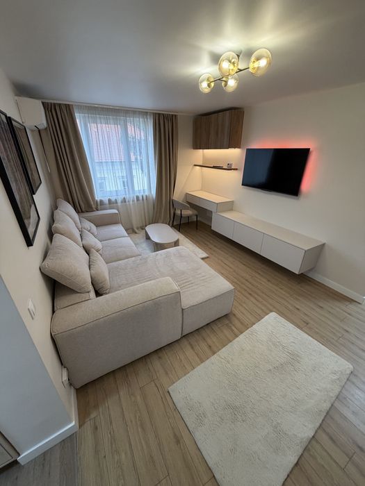Inchiriez apartament cu 3 camere