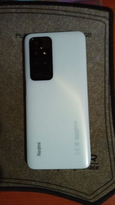 Продаётся телефон редми 10