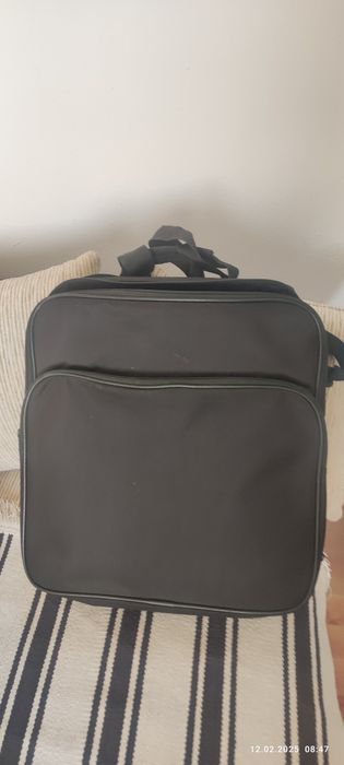 Genti laptop și acte