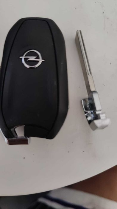 Cheie auto noua cu chip Peugeot sau Opel dupa 2019-