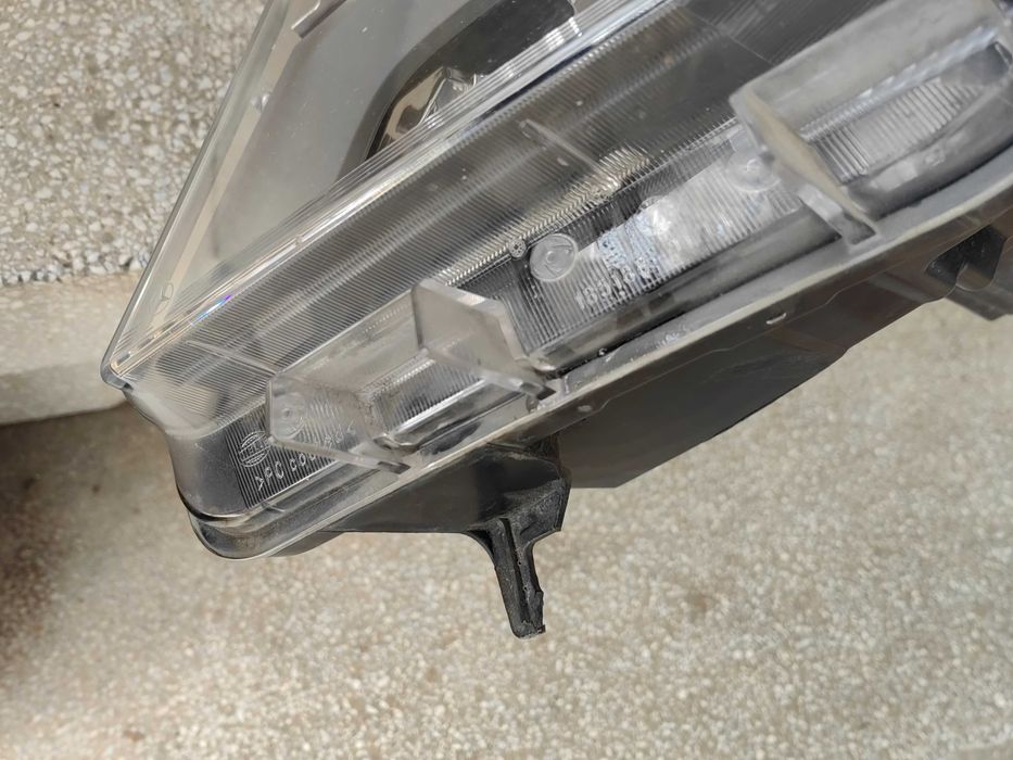 Фар Mercedes Sprinter W906 Bi-Xenon LED ляв / Фар Мерцедес Спринтер