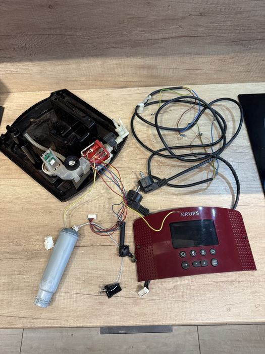 Dezmembrez Espressor automat KRUPS espresseria EA816570 EA816B piese