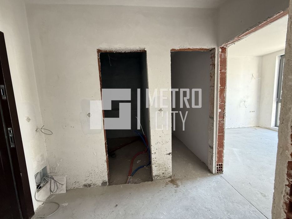 Продава се Двустаен апартамент в София, Младост 3 - 66 кв.м за 2258 €/кв.м - Снимка #1