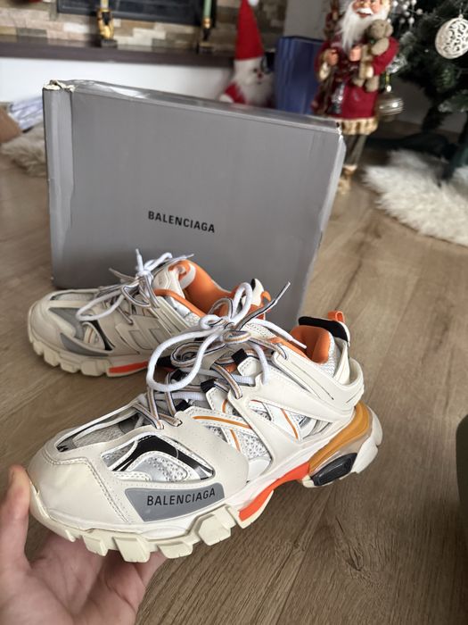 balenciaga track