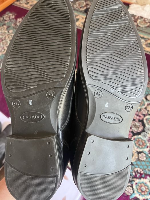 Мужские фабричные туфли 43 размер.