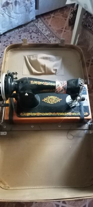 Продам швейную машинку СССР