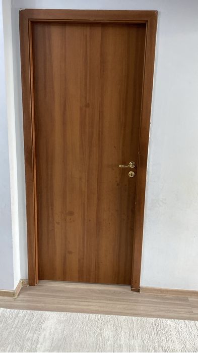 Межкомнатные двери 2 м.