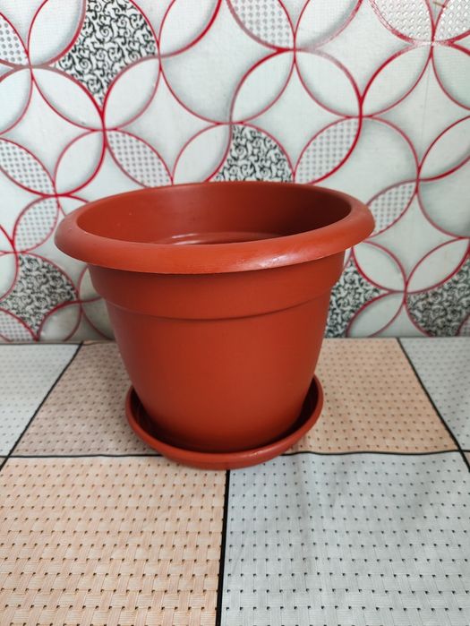 Продам горшки  цветочные