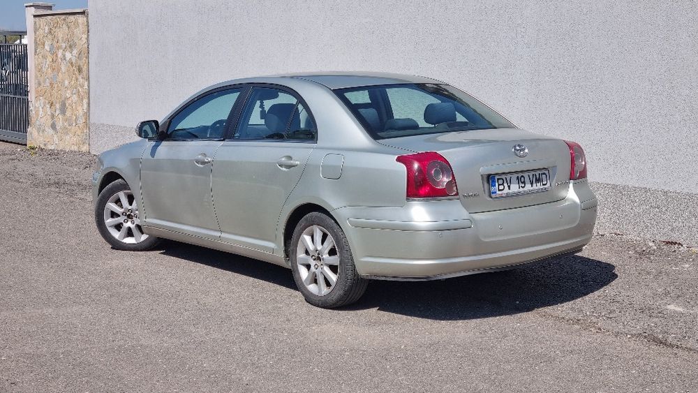 Toyota Avensis T25 1.8 VVT-i 129 cp 2007 benzina