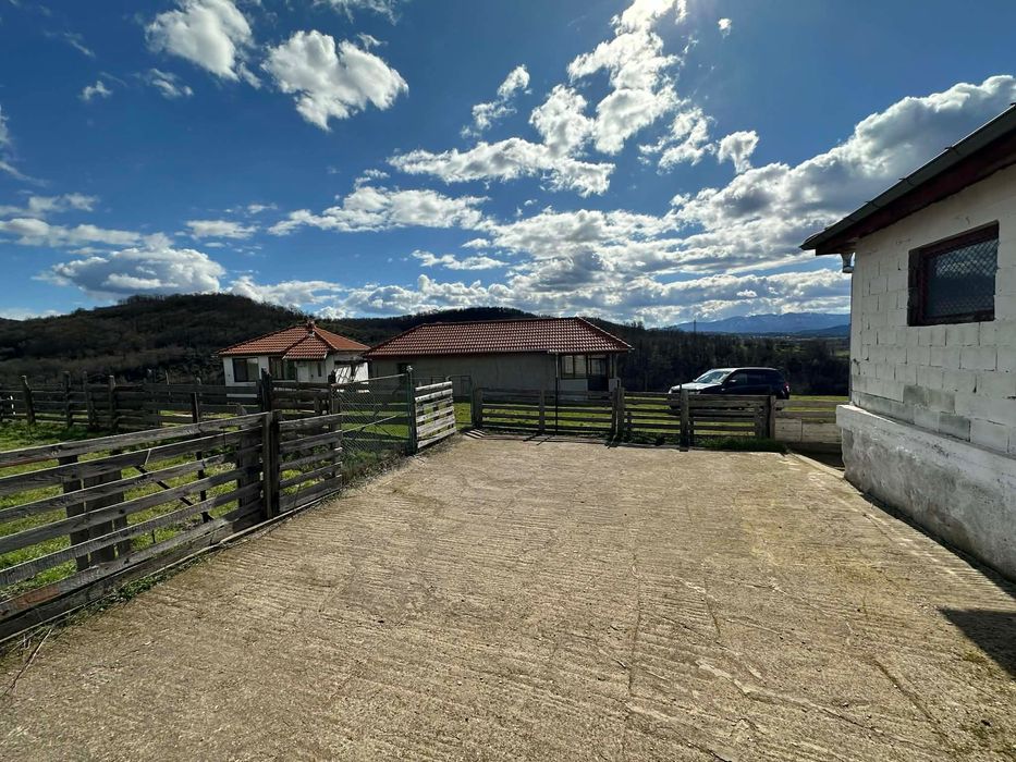 Ферма с сертификат 137 + 4961 м2 стопански двор