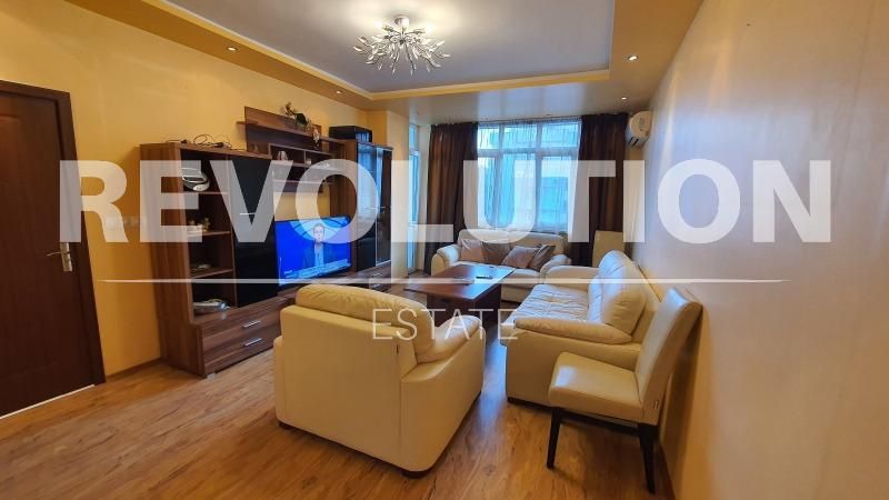 Дава се под наем Двустаен апартамент в Варна, Център - 60 кв.м за 600 € - Снимка #3