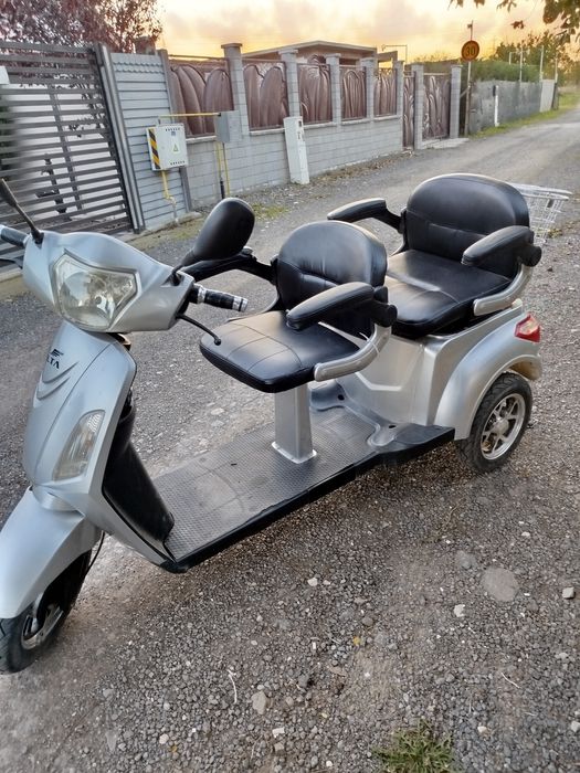 Tricicleta electrica adulti 2 locuri