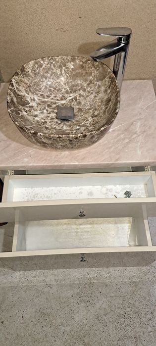 Vând dulap baie cu lavoar si baterie