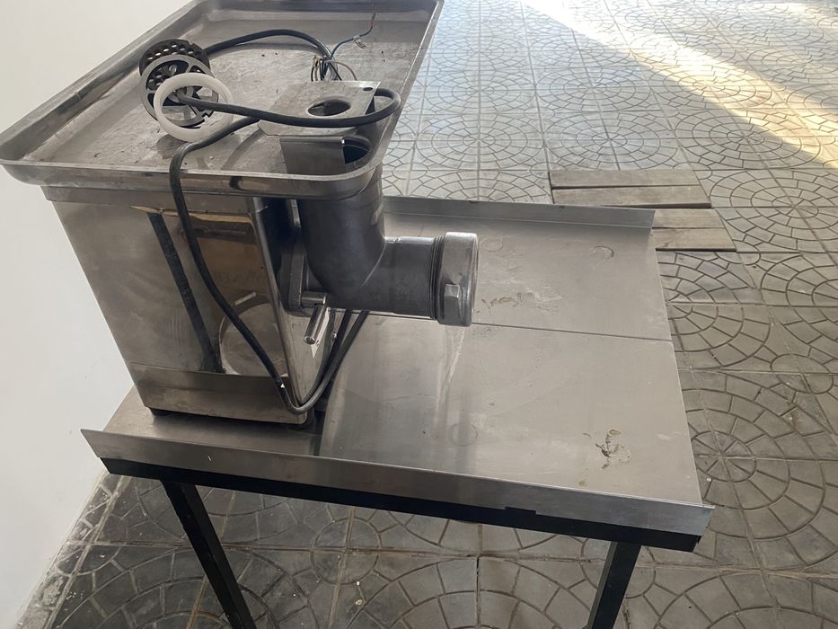 Продам электромясорубку МИМ 300