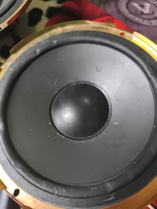 Difuzoare de bass și înalte