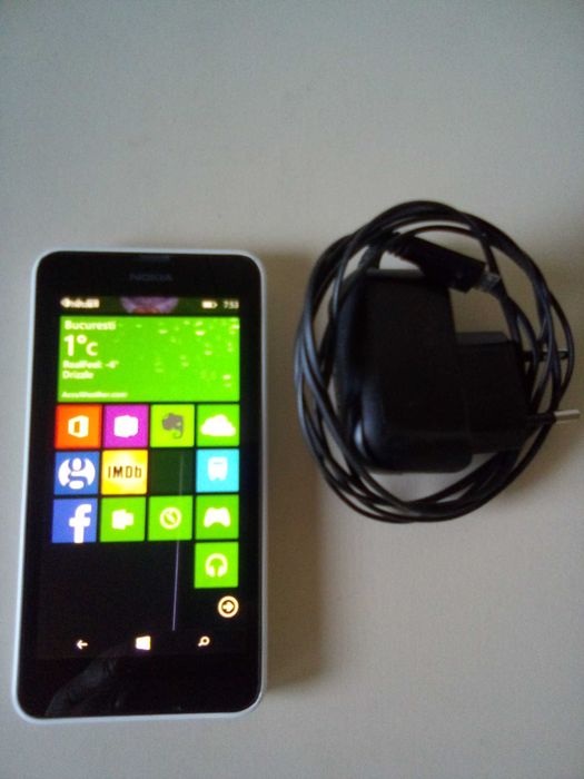 Vand telefon Nokia Lumia RM 976 si LG T386