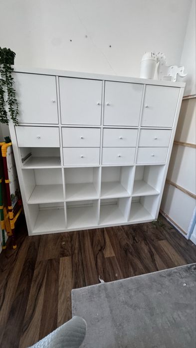 Белый стеллаж от Икеа