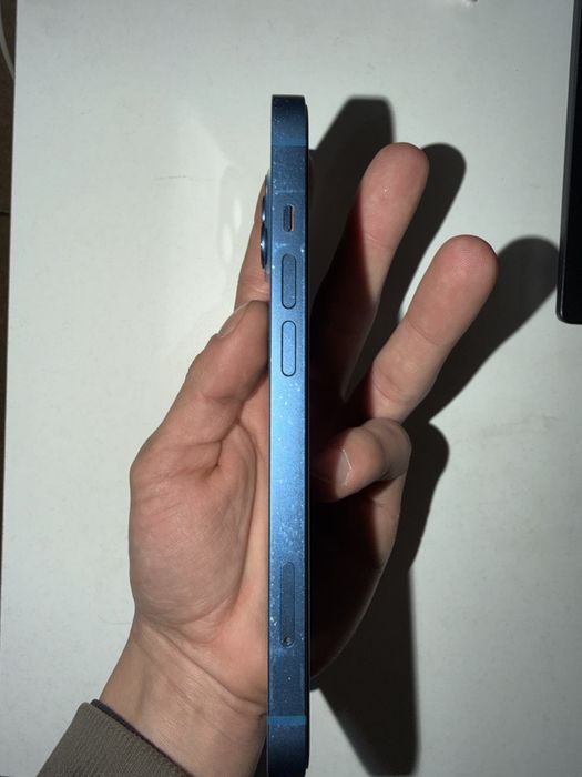 Продам iphone 13