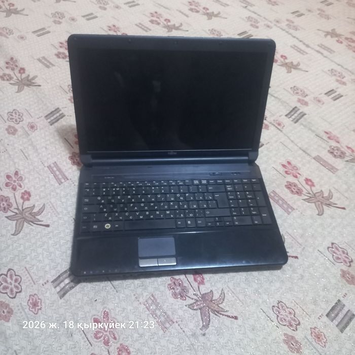 Ноутбук fujitsu.