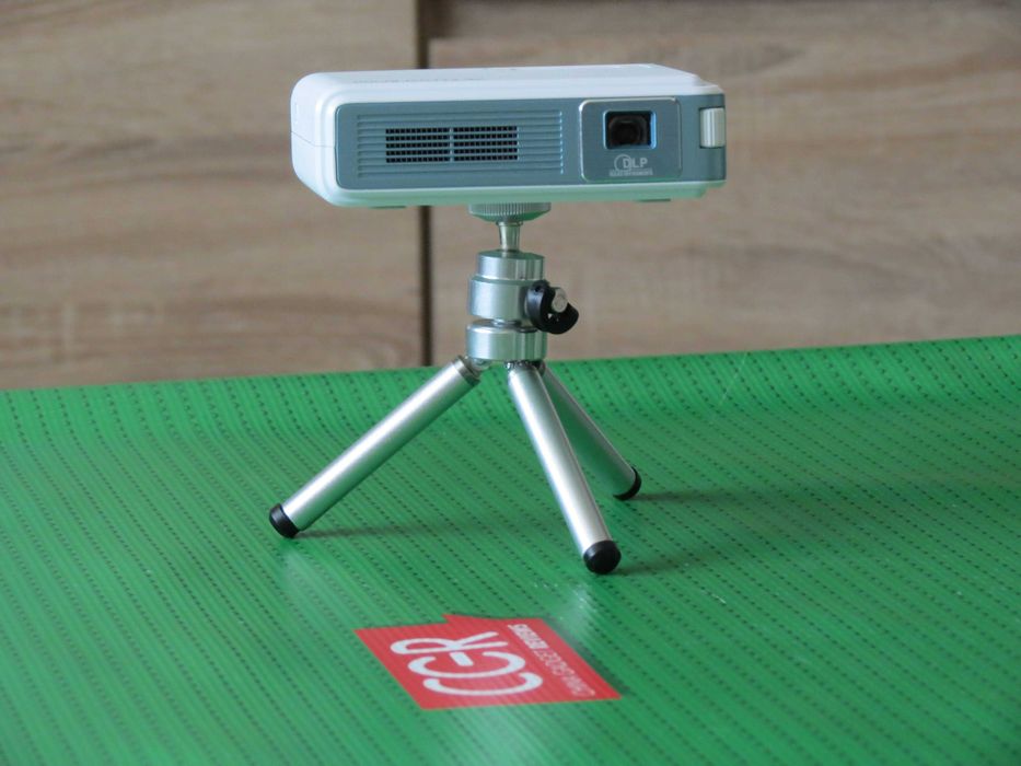 EZCast Beam J4a, A Mighty Wi-Fi Mobile Projector with Android 10