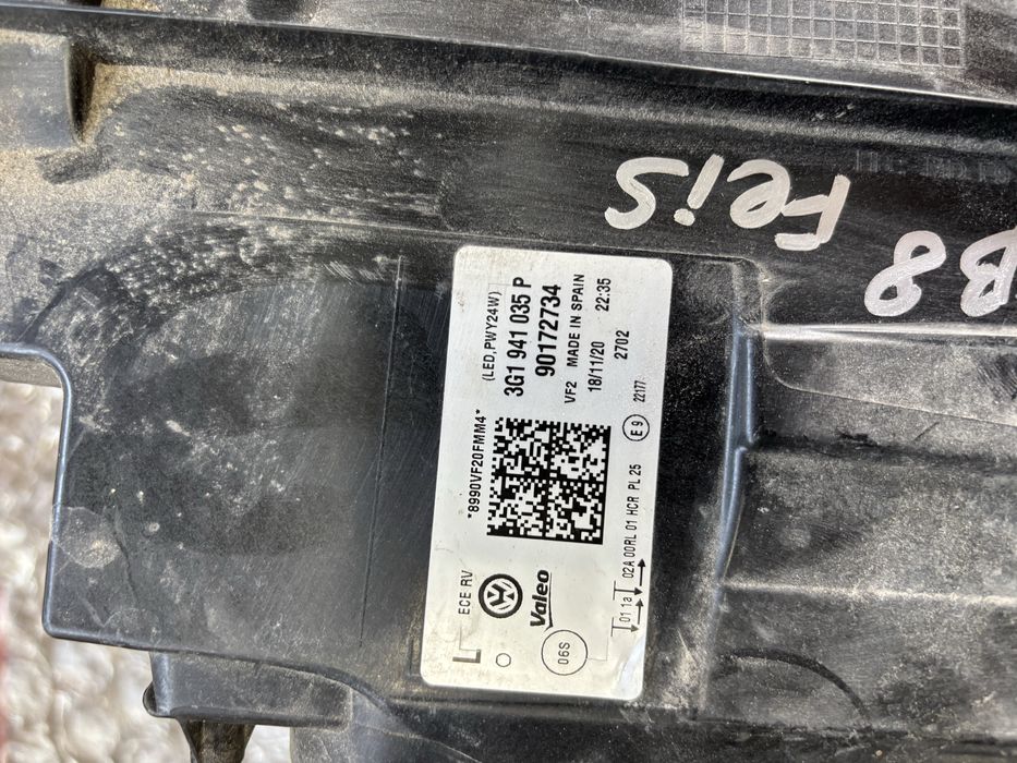ляв фар за vw passat b8.5 //3G1941035P