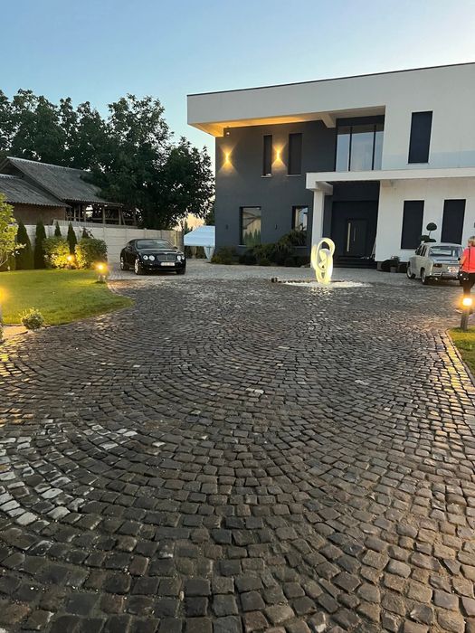 Vând și montez Piatră Cubica Andezit