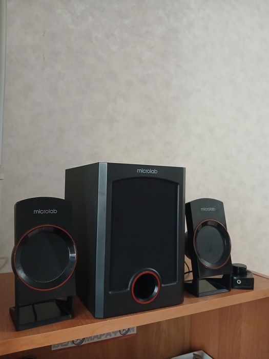 Срочно продам компьютерные колонк 2.1и Microlab