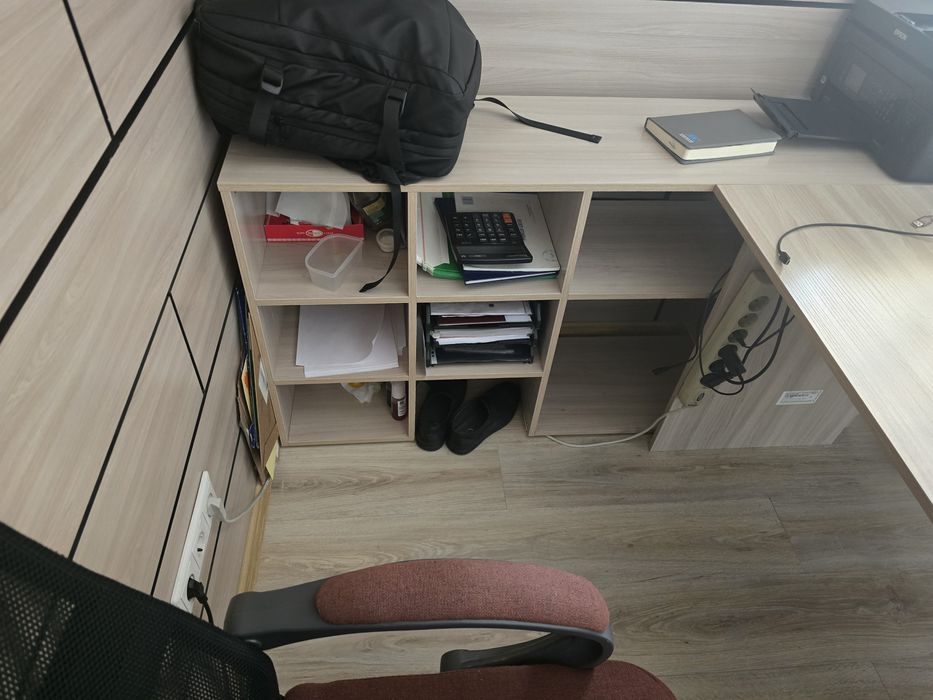 Офисные столы продам