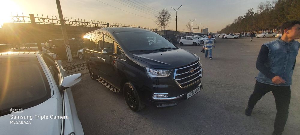 JAC M4 Микроавтобус