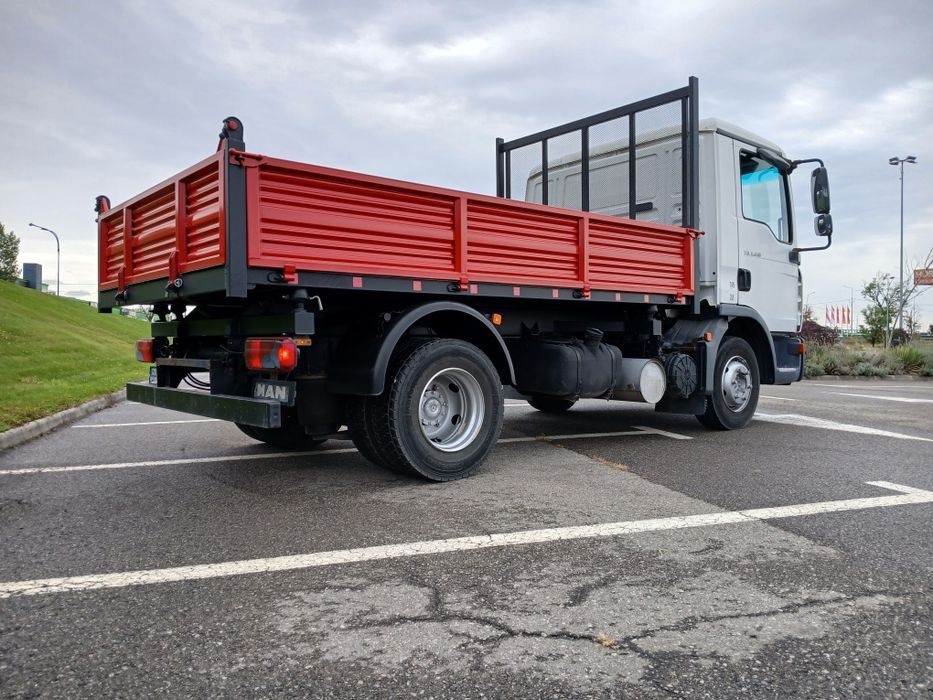 Vând Man basculabil trilateral bena scurta