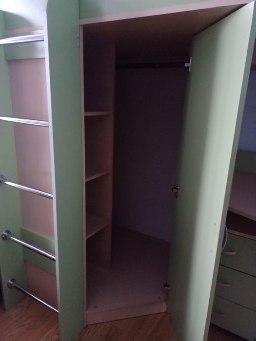 кровать-чердак с письменным столом