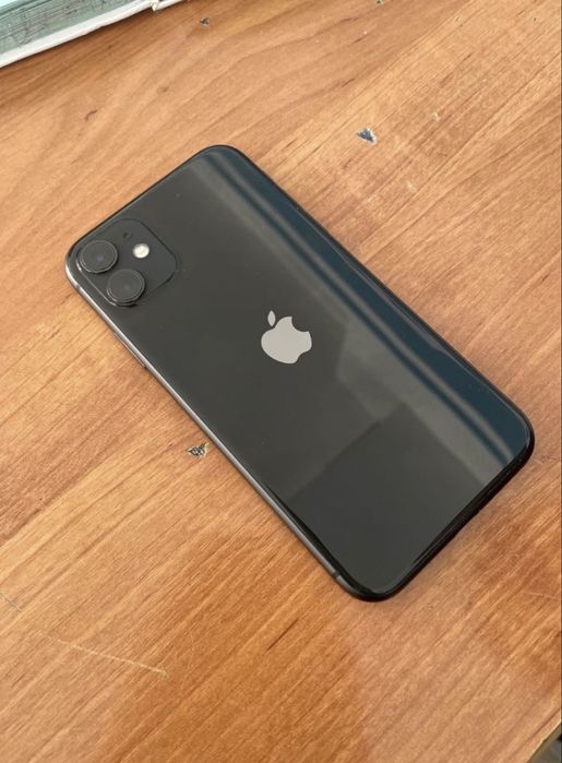 Айфон 11. 128гб. 76емк