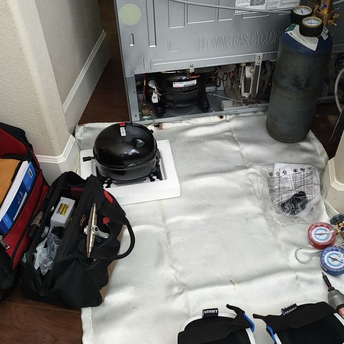 Ремонт Холодильников Морозильников витриной агрегат Опытный мастер