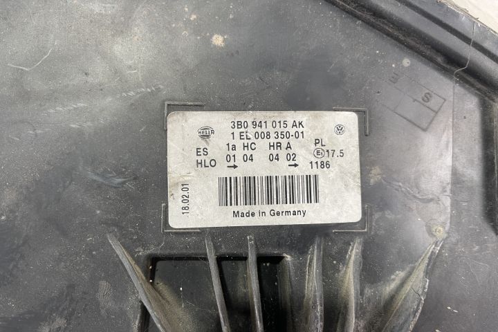 Far stanga 3B0941015AK / 3B0 941 015 AK Volkswagen VW Passat B5.5 (fa