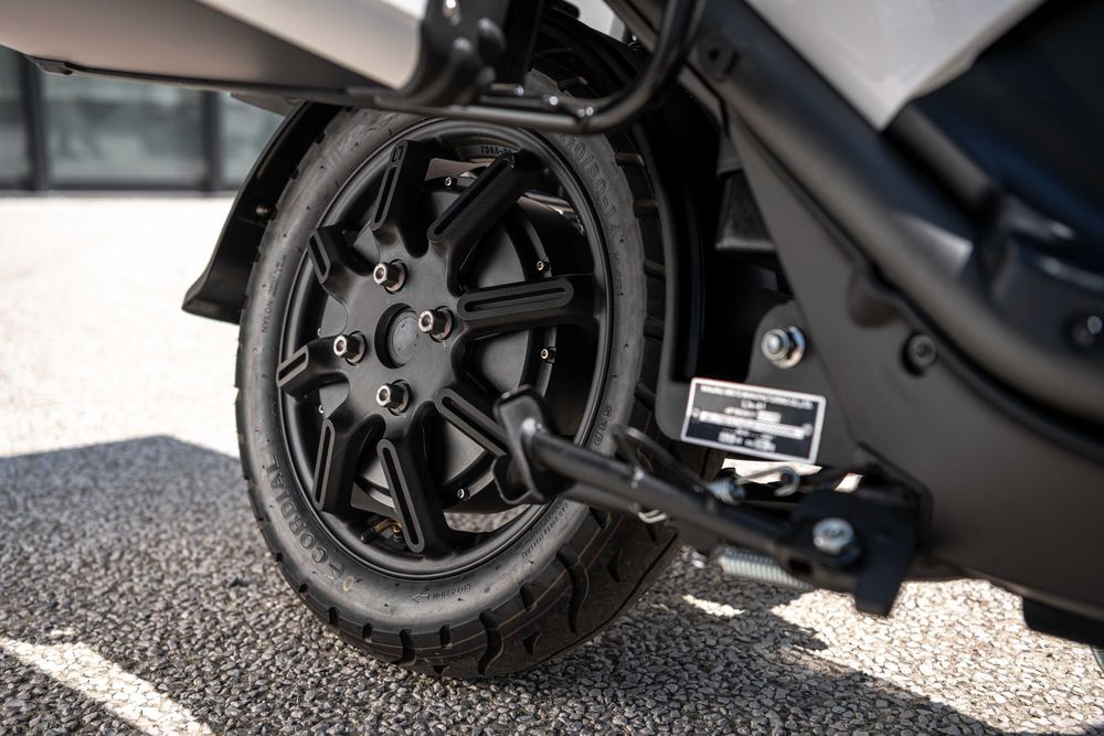 Електрически мотоциклет - мотор - скутер - VMOTO - VS1 PRO