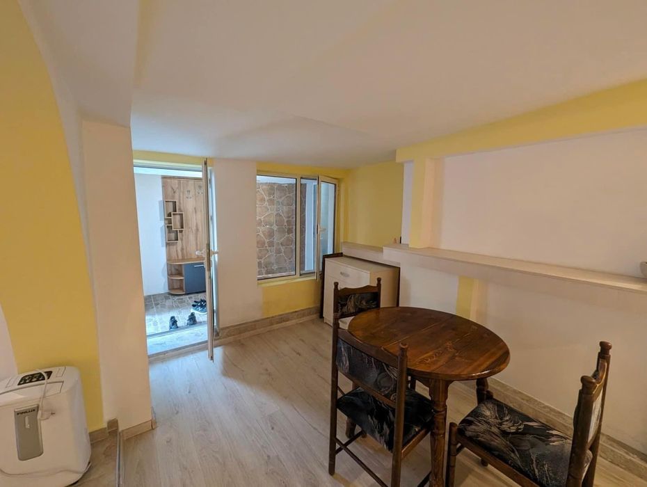 Дава се под наем Къща в Пловдив, Христо Смирненски - 57 кв.м за 300 € - Снимка #2